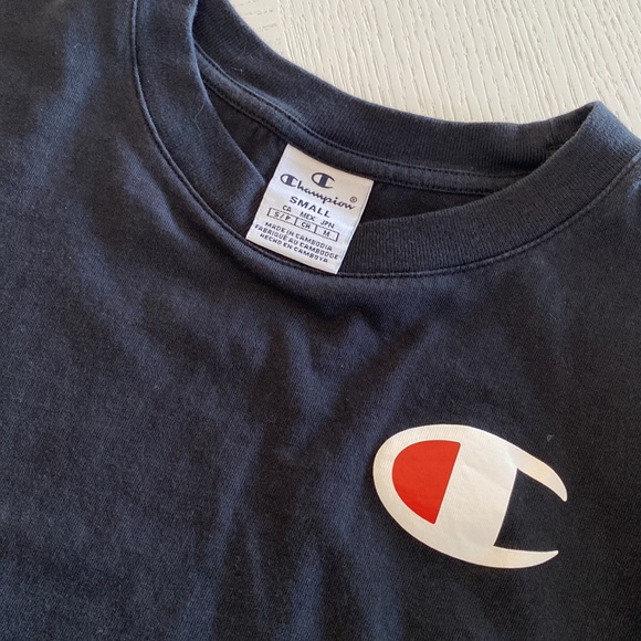 🌼 Champion - Long Sleeve Cropped Top 🌼 - Picture 3 of 6